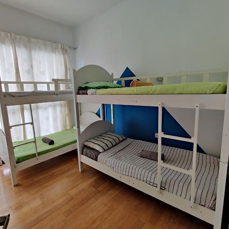 Starsbed Klcc Skyview Roof Pool Hostel Kuala Lumpur Ngoại thất bức ảnh