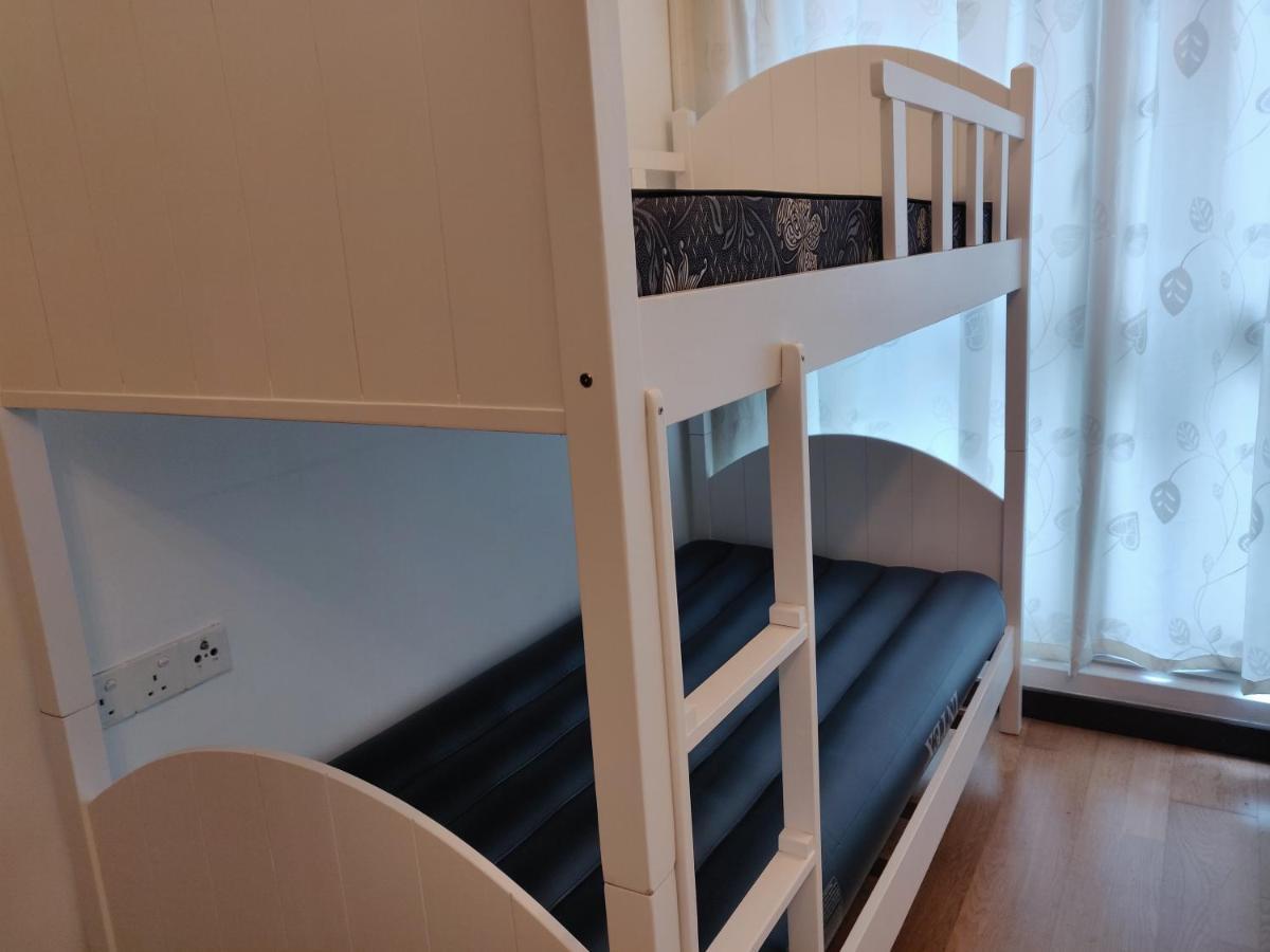 Starsbed Klcc Skyview Roof Pool Hostel Kuala Lumpur Ngoại thất bức ảnh