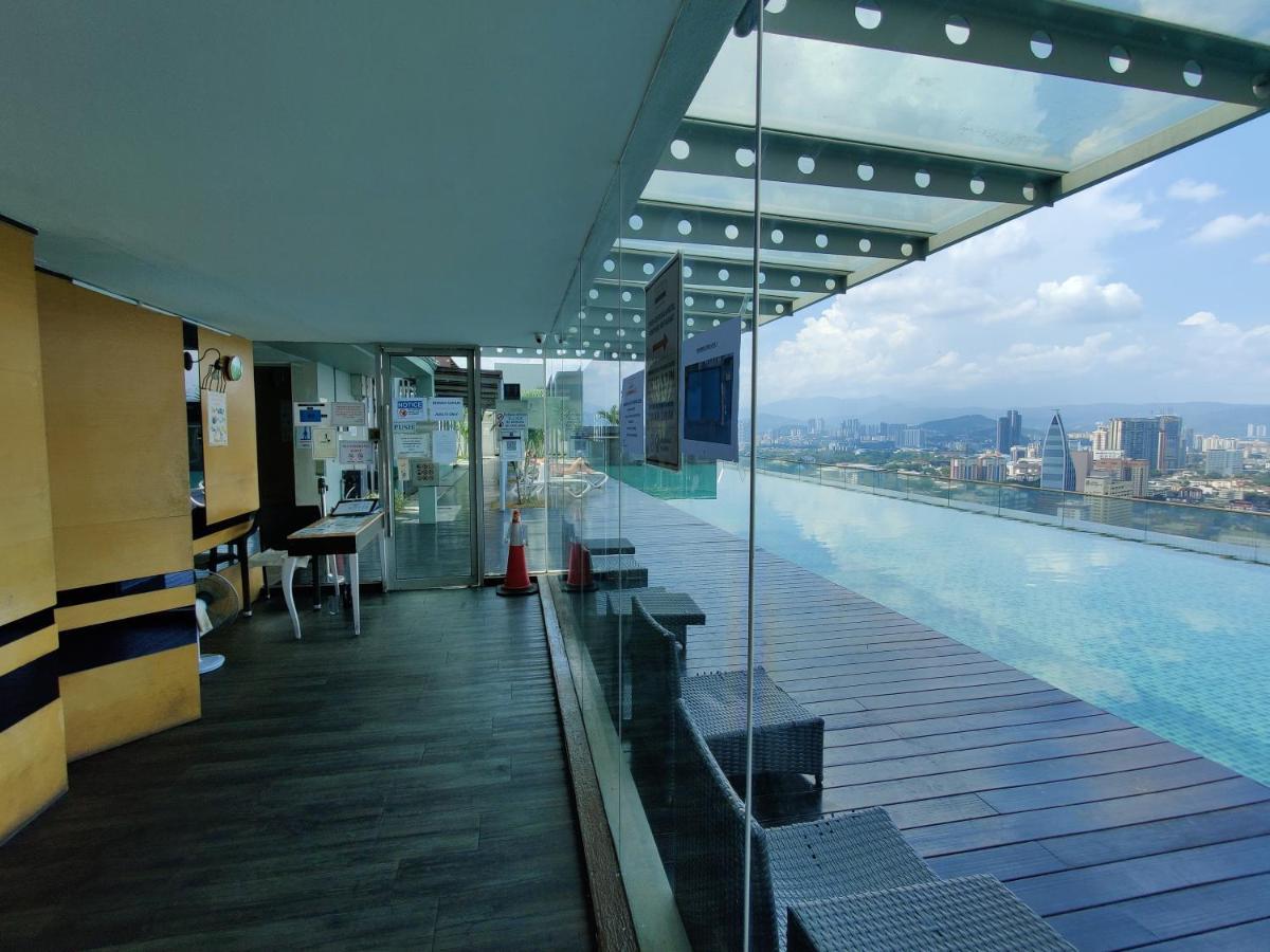 Starsbed Klcc Skyview Roof Pool Hostel Kuala Lumpur Ngoại thất bức ảnh