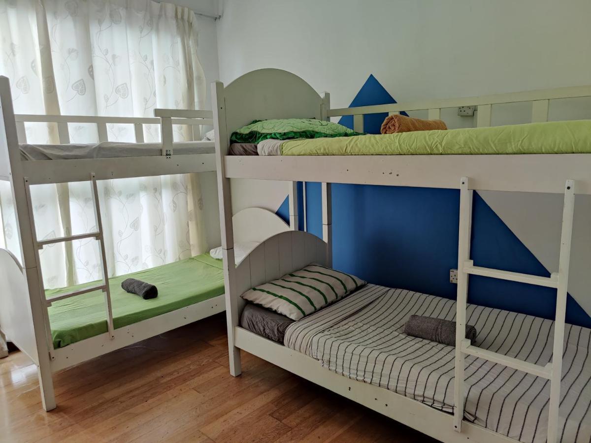 Starsbed Klcc Skyview Roof Pool Hostel Kuala Lumpur Ngoại thất bức ảnh