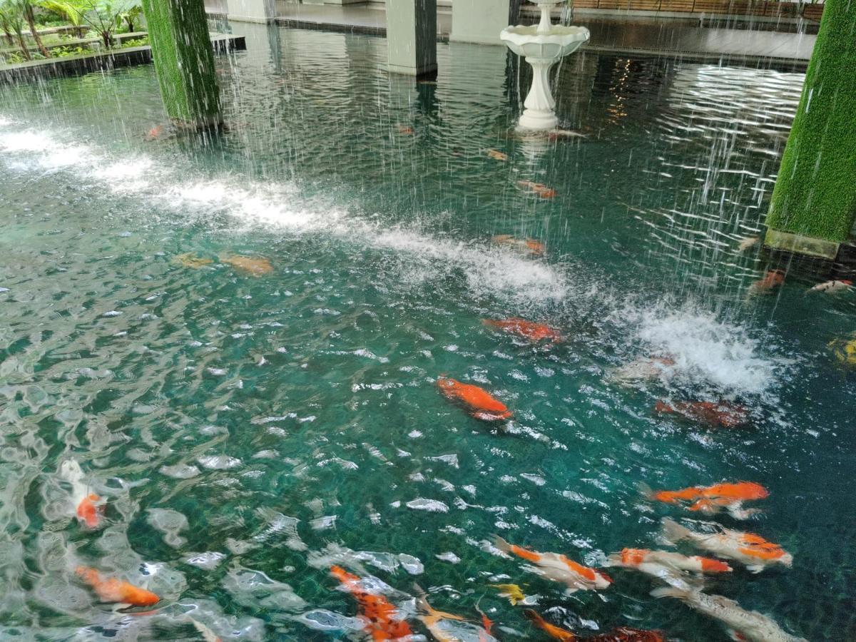 Starsbed Klcc Skyview Roof Pool Hostel Kuala Lumpur Ngoại thất bức ảnh