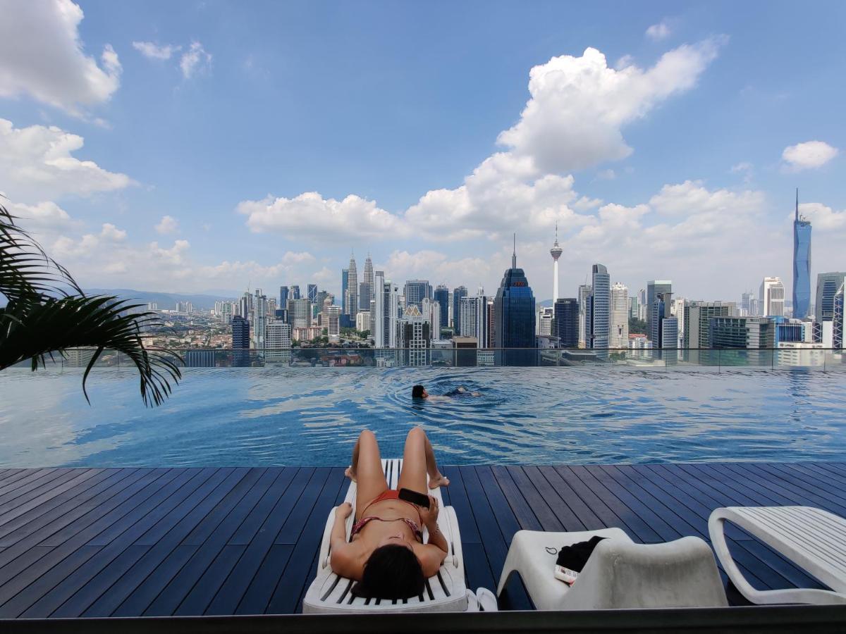 Starsbed Klcc Skyview Roof Pool Hostel Kuala Lumpur Ngoại thất bức ảnh